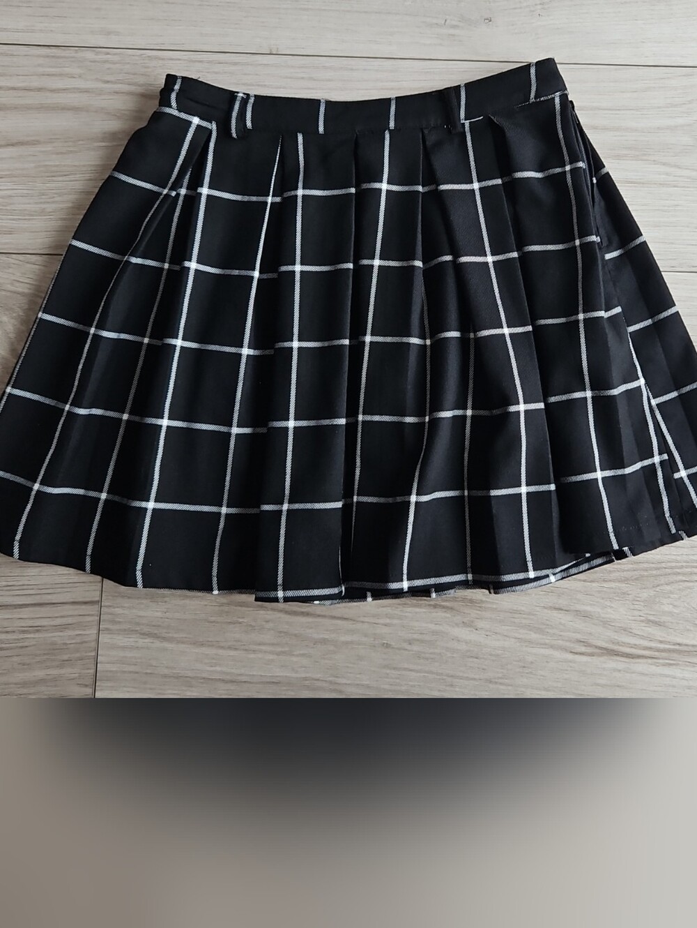 Hot Topic Skater Girl Punk Plaid Pleated Skirt Black White Small Belt Loops Rad